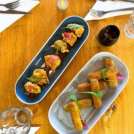 The People - ホテル