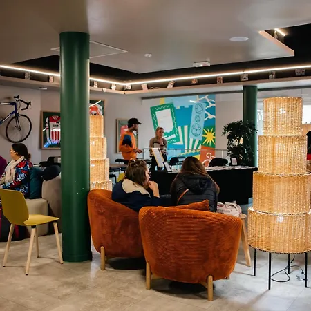 The People - Otel Tours