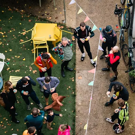 The People - Hotel 2*