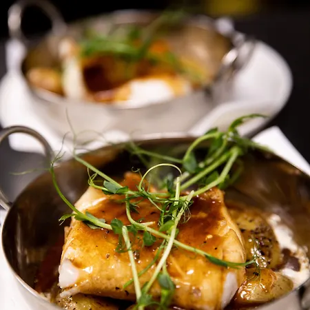 The People - Otel Tours