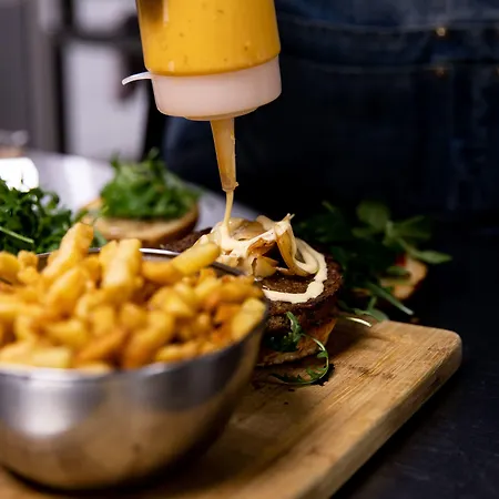 The People - ホテル