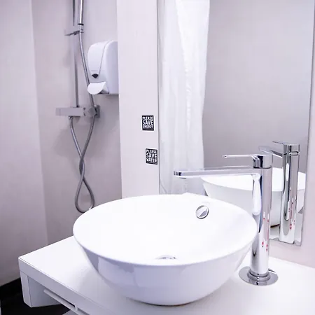 The People - ホテル