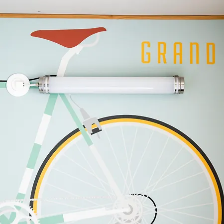 The People - 2* Tours