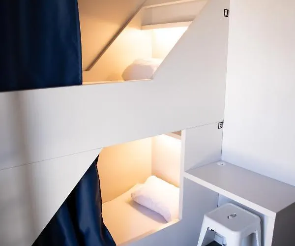 The People - Szálloda 2*