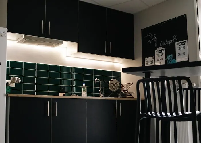 The People - Otel Tours