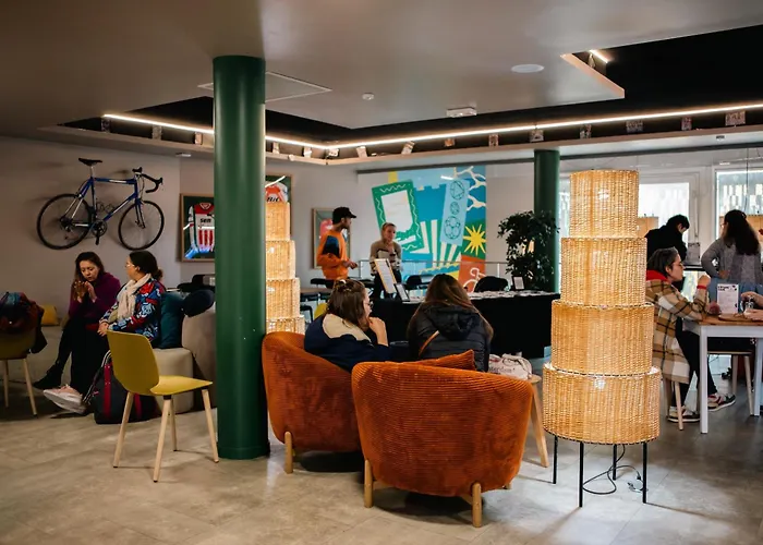 The People - Otel Tours