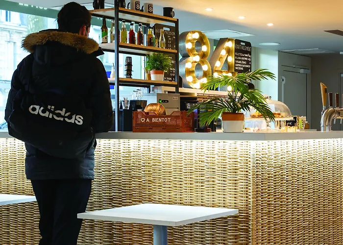 Hotel The People - Tours