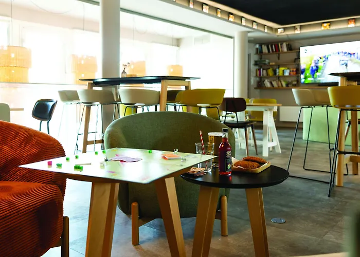 The People - Otel Tours