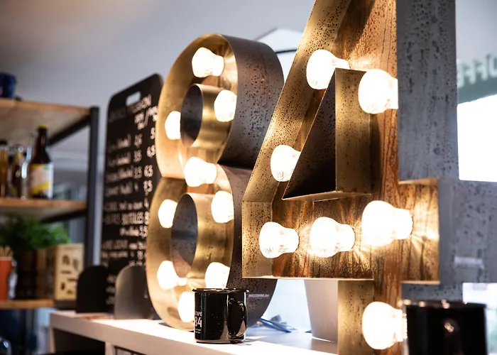 The People - Hotel 2*