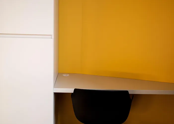 The People - Otel 2*