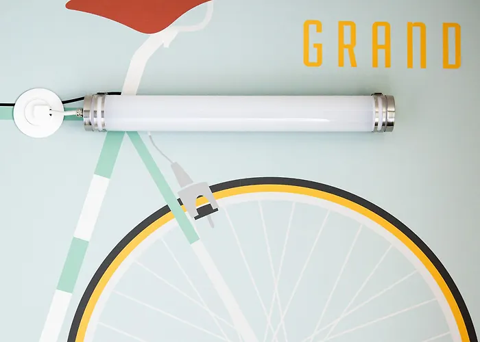 The People - 2* Tours