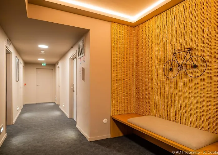 Hotel The People - Tours