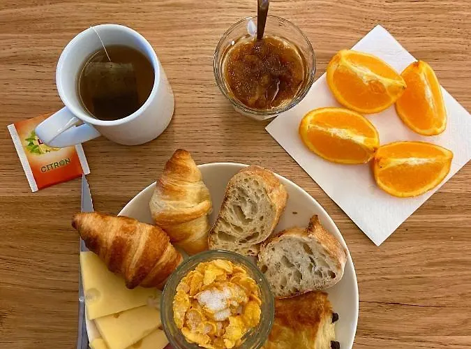 Otel The People - Tours